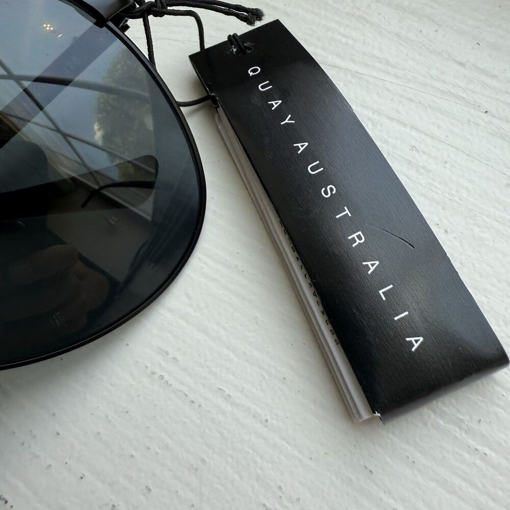 QUAY Australia Sunglasses Vivienne Aviator Black Case Included NWT - Picture 2 of 5